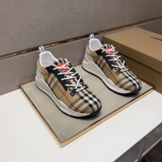 Burberry Low Shoes